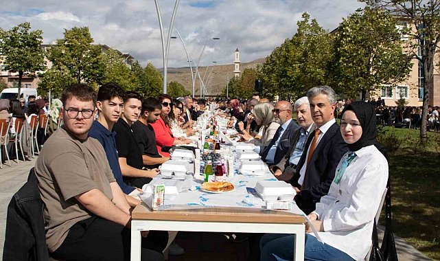 EBYÜ öğrencileri "Hoş Geldiniz Kahvaltısı" programında buluştu
