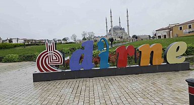 Edirne'de hava sıcaklığı 33 dereceden 17'ye düştü