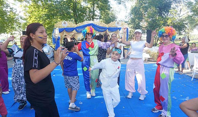 Edirne'de sünnet şöleninde renkli görüntüler oluştu