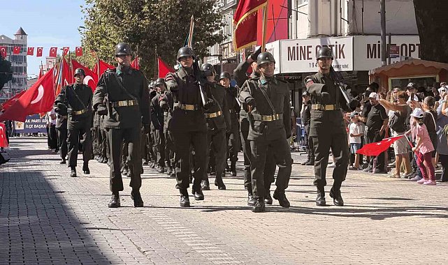 Edremit'in kurtuluşunun 104. yılı coşku ve gururla kutlandı