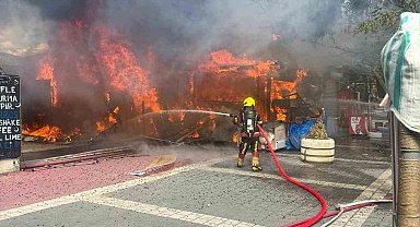 Edremit'te iş yerlerinin bulunduğu bölgede korkutan yangın