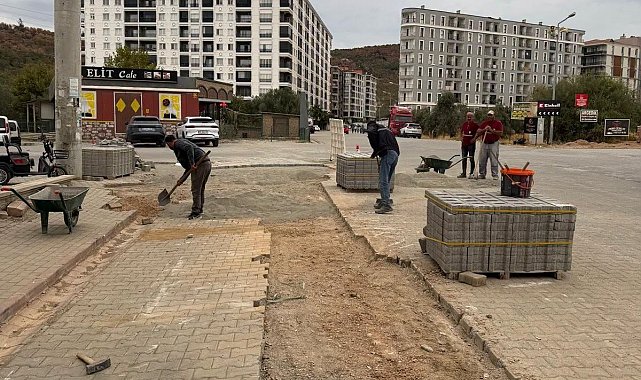 Edremit'te yol çalışmaları sürüyor