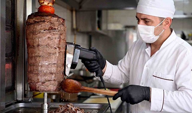Efeler Belediyesi, Menderes Park'ta vatandaşları kaliteli yemeklerle buluşturuyor