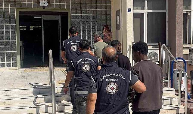 Efeler'de 31 düzensiz göçmen yakalandı: 2 tutuklama