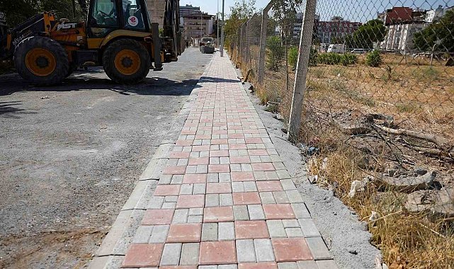 Efeler'de asfaltlama çalışmaları devam ediyor