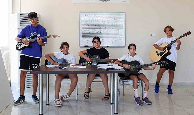 Efeler'de müzik akademisi kursları başlıyor