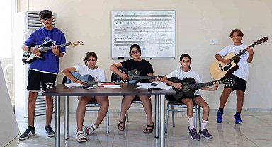 Efeler'de müzik akademisi kursları başlıyor
