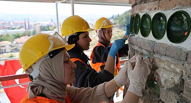 Eğri minareli camideki gizemli çanakların sırrı çözüldü