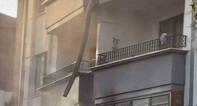 Elektrikli araç şarj istasyonunda çıkan yangın daireye sıçradı