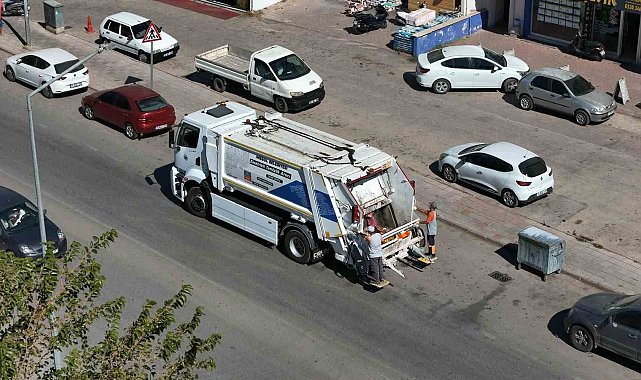 Elektrikli çöp kamyonu İnegöl sokaklarında test edildi