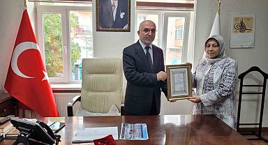 Emekli ikramiyesinin tamamını müftülük binasının yapımına bağışladı