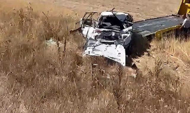 Emet-Hisarcık yolunda kaza, araç tarlaya uçtu, 2 yaralı