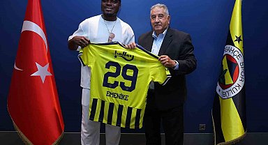 Emmanuel Emenike'den, Fenerbahçe'ye ziyaret