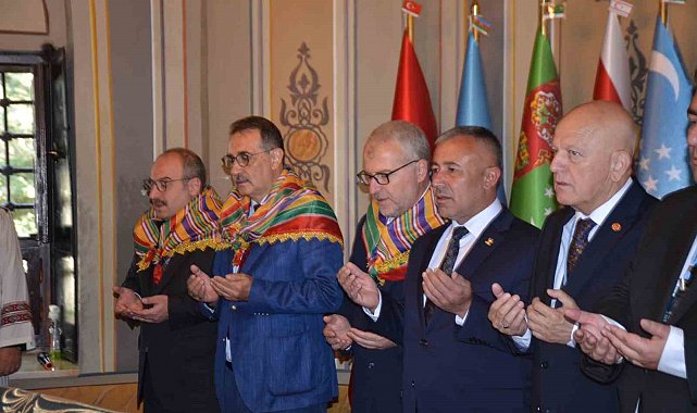 Ertuğrul Gazi'yi Anma ve Yörük Şenlikleri'nin son günü türbe ziyareti ile başladı