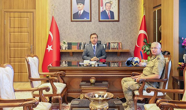 Erzincan Valisi Aydoğdu, İl Jandarma Komutanı Altundarak'ı kabul etti
