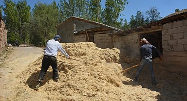 Erzincan'da çiftçinin kış hazırlığı sürüyor
