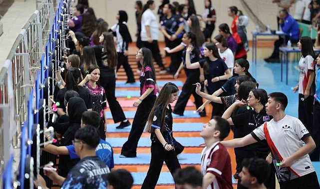 Erzincan'da Şehit Eren Bülbül Dart Türkiye Şampiyonası'nın 1. ayak müsabakaları yapıldı