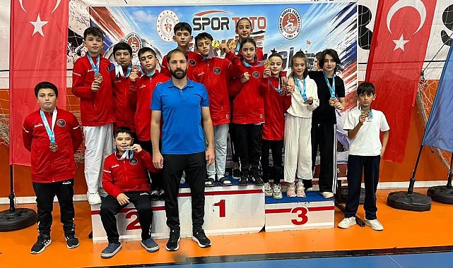 Erzincanlı karatecilerden Türkiye Yıldızlar Ligi'nde 13 madalya