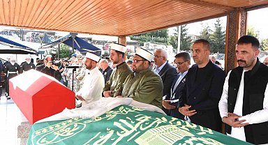 Erzurum'da çifte acı: Genç akademisyen ve kahraman gazi son yolculuğuna uğurlandı