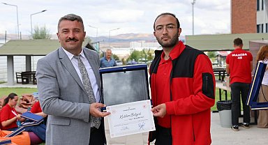 Erzurum'u hukuk fakültesi öğrencisi Yiğit Bilirdönmez temsil etti