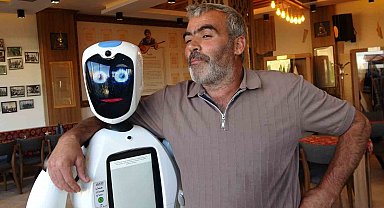 Erzurumlular robot Şukufe'yi çok sevdi: "Ağzı olsa cağ kebabı yiyecek"