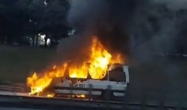 Esenler'de servis minibüsü alevlere teslim oldu