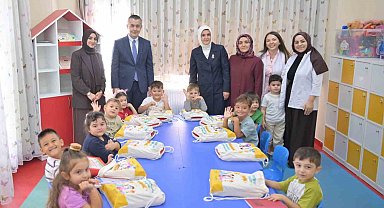 Esenyurt Belediye Başkan Vekili Can Aksoy okulların ilk gününde öğrencileri yalnız bırakmadı