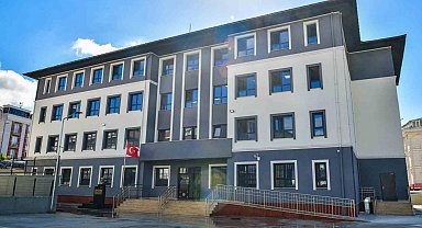 Esenyurt'ta eğitime yeni yatırım: Akçaburgaz'da 16 derslikli okul eğitime başladı