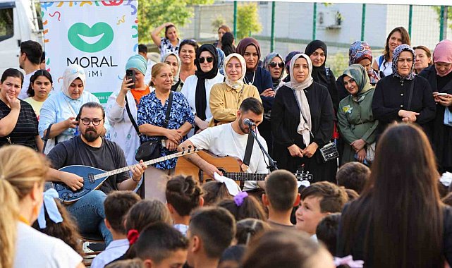 ESEV Moral Timi'nden minik öğrencilere neşeli karşılama