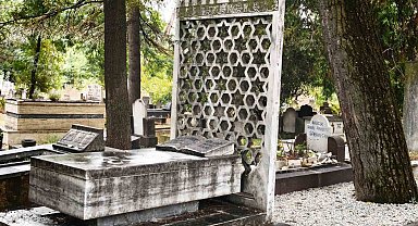 Eski İçişleri Bakanı Gedik'in mezarı İstanbul'a taşınacak