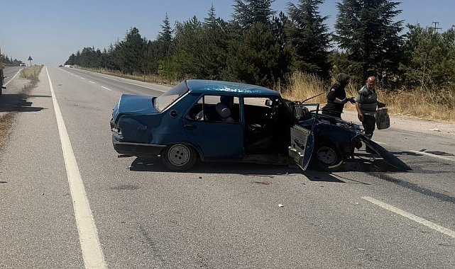 Eskişehir'de 2 araç çarpıştı: 1'i bebek, 1'i çocuk 6 yaralı