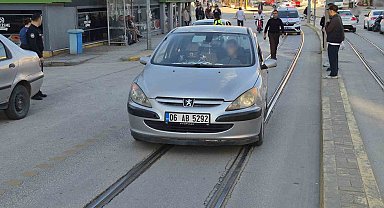 Eskişehir'de otomobilin çarptığı yaşlı kadın yaralandı