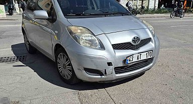 Eskişehir'de otomobille çarpışan motosiklet sürücüsü yaralandı