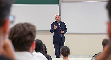 ETÜ'de 2026-2027 akademik yılının ilk dersini "Terörsüz Türkiye" temasıyla Rektör Çakmak verdi