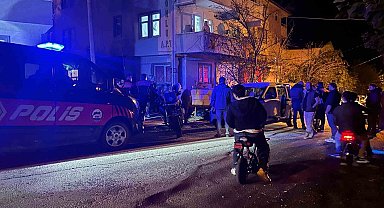 Evinde havaya ateş açan şahıs mahalleyi ayağa kaldırdı