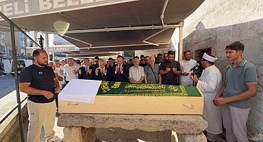 Evinin balkonundan düşen görme engelli adam son yolculuğuna uğurlandı