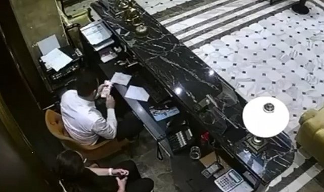 Fatih'te otel çalışanlarından 50 milyon liralık vurgun: Paraları çaldıkları anlar kameraya yansıdı