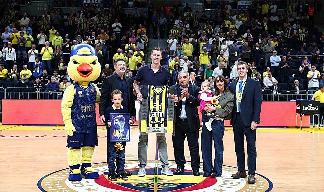Fenerbahçe'de Jan Vesely için veda seremonisi düzenlendi