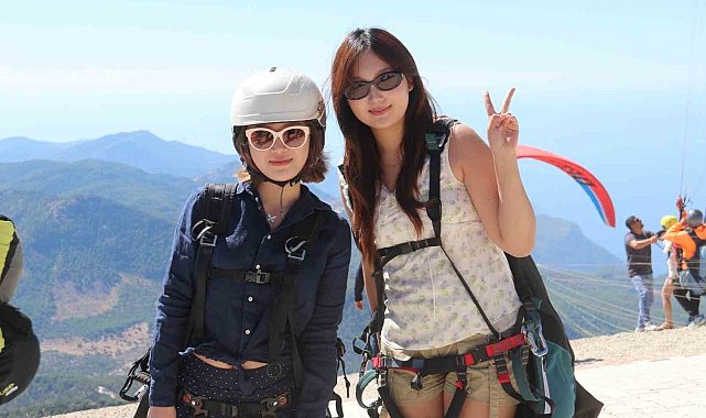 Fethiye'de gökyüzünde her 3 kişiden biri Çinli