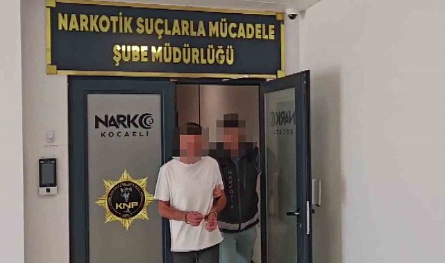 Fırının alt bölümünden uyuşturucu ve 65 bin lira çıktı