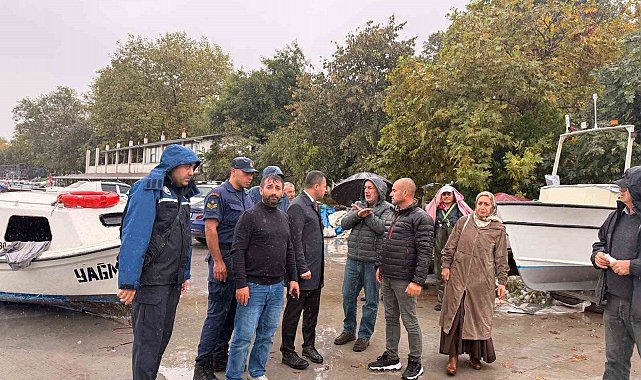 Fırtına sonrası balıkçı barınağında hasar incelemesi