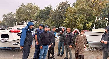 Fırtına sonrası balıkçı barınağında hasar incelemesi