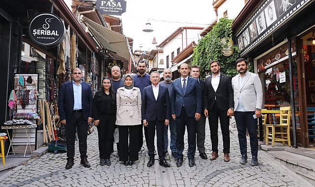 Fuat Oktay, Ulus'ta vatandaş ve esnafla bir araya geldi