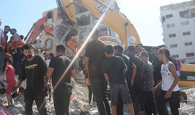 Gazze'de çöken 7 katlı binada can kaybı 21'e yükseldi