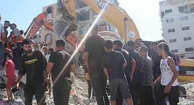 Gazze'de çöken 7 katlı binada can kaybı 21'e yükseldi