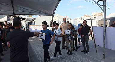 Gazze'de yeni eğitim-öğretim yılı, 3 yıl aradan sonra çadırlarda başladı