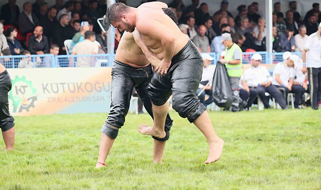 Geleneksel Sungurlu Yağlı Pehlivan Güreşleri kıyasıya mücadelelere sahne oldu