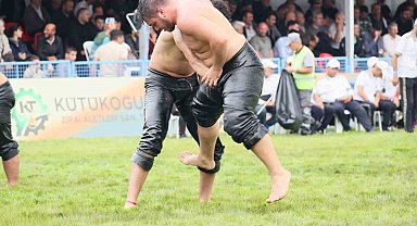 Geleneksel Sungurlu Yağlı Pehlivan Güreşleri kıyasıya mücadelelere sahne oldu