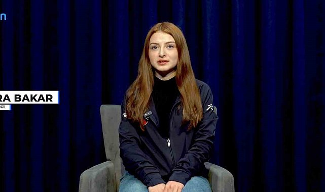 Gençlerin kanalı Aynen Tv, Youtube'dan gümüş plaket aldı