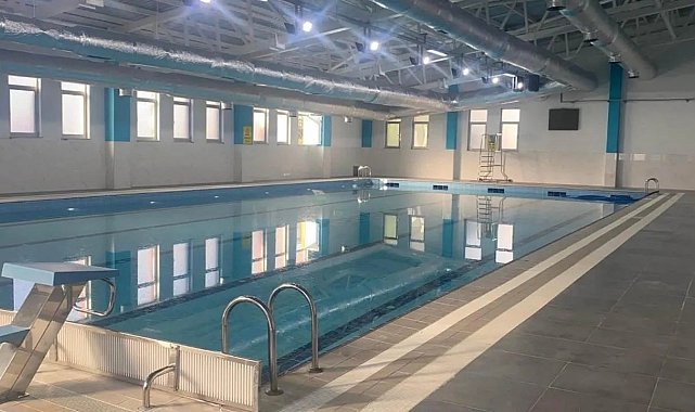 Gerze Yarı Olimpik Yüzme Havuzu yenileniyor